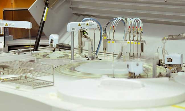 Liquid chromatography machine being used as analytical instrumentation
