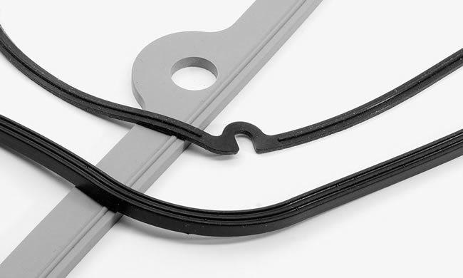 Submerged gaskets sealing beads