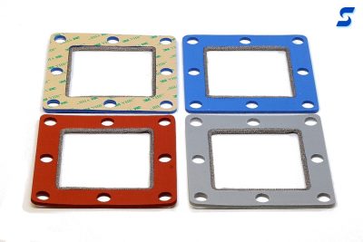 4 window gaskets of varying material, wire mesh along inner edge 